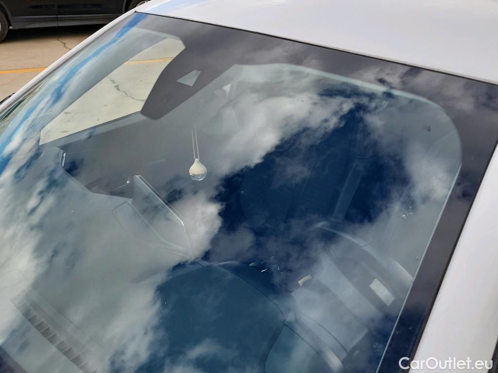  Peugeot  2008 PEUGEOT  / 2019 / 5P / todoterreno Allure BlueHDI 81kW (110CV) #13