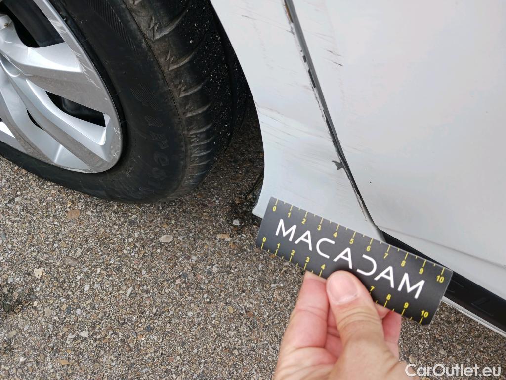  Renault  Clio RENAULT  / 2019 / 5P / berlina con portón Business Blue dCi 63 kW (85CV) #8