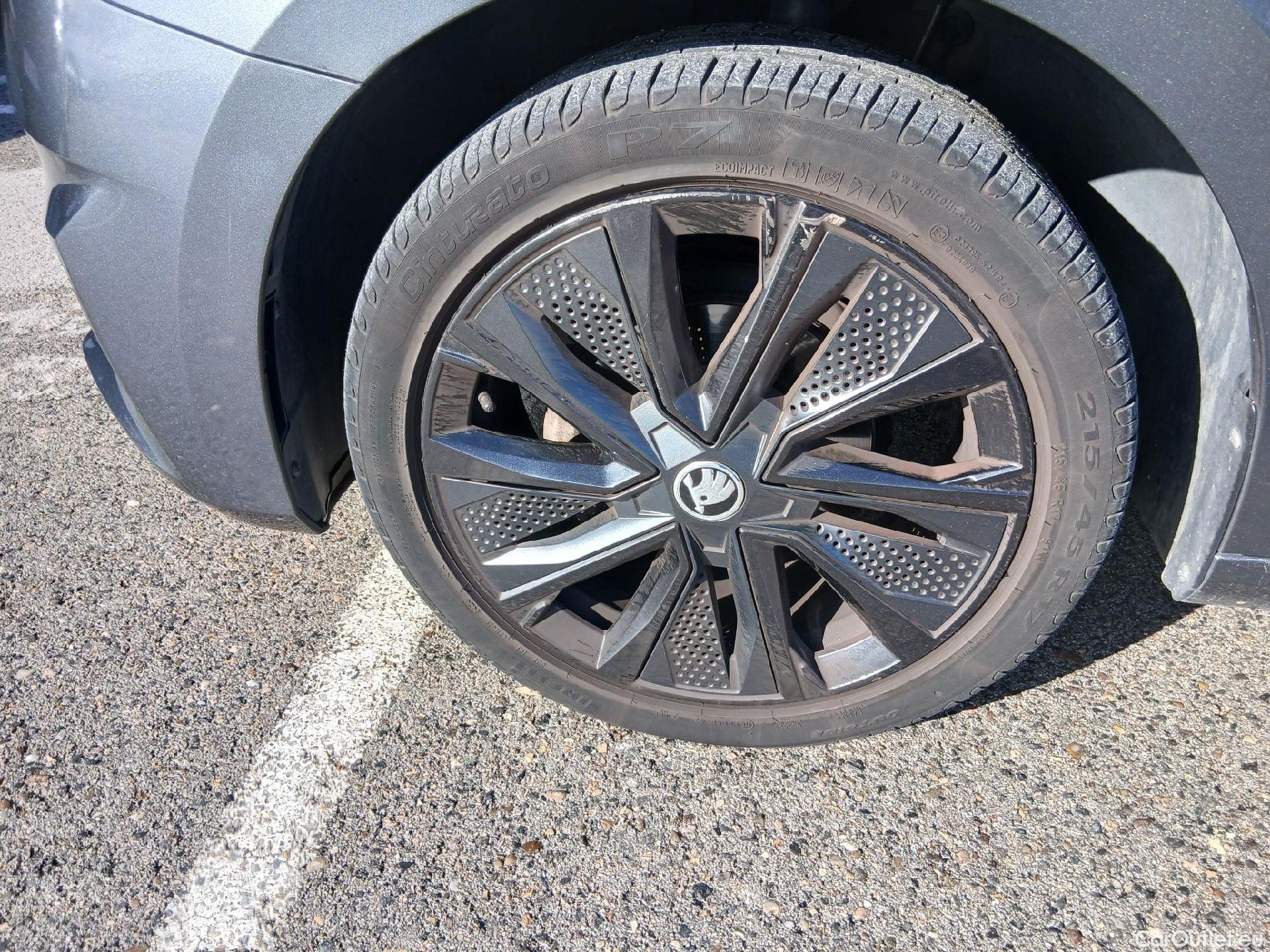  Skoda  Fabia SKODA  / 2021 / 5P / berlina con portón 1.0 TSI 70KW (95CV) Sport #9