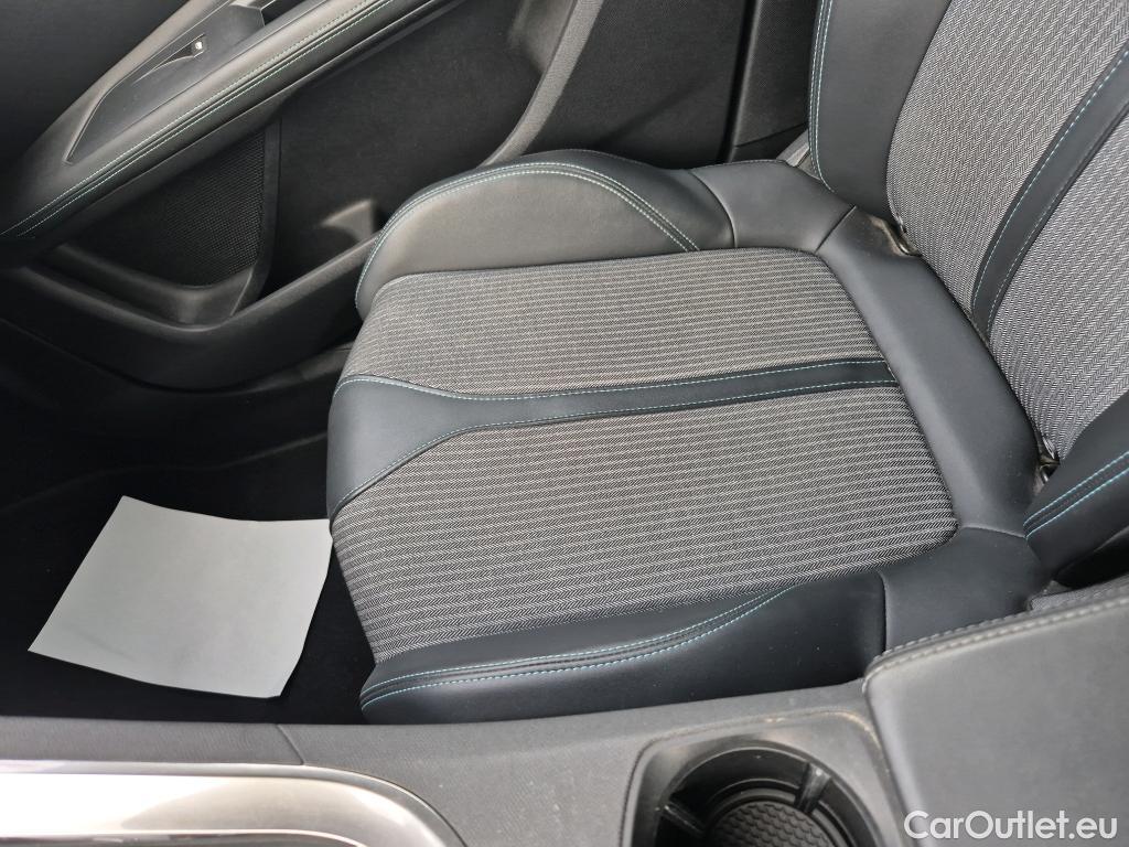  Peugeot  3008 PEUGEOT  Hybrid / 2020 / 5P / todoterreno 225 e-EAT8 Allure (AC2) #28