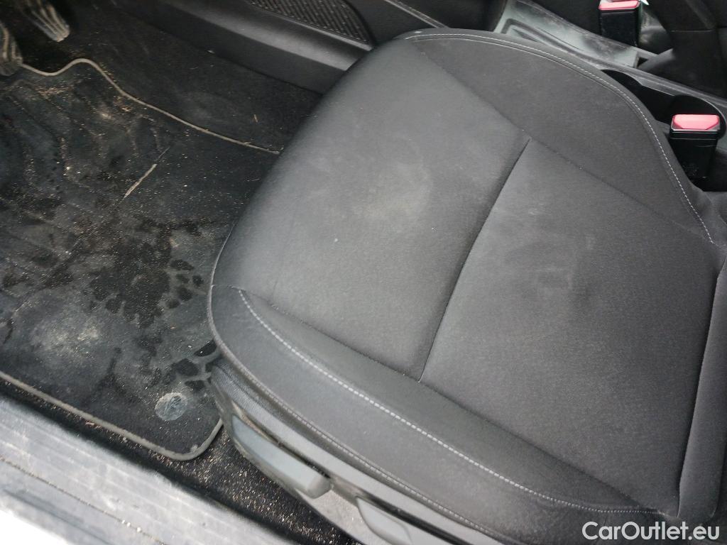  Renault  Clio RENAULT  / 2019 / 5P / berlina con portón Business Blue dCi 63 kW (85CV) #20