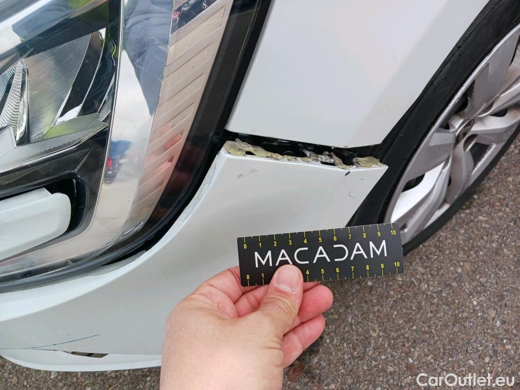  Renault  Clio RENAULT  / 2019 / 5P / berlina con portón Business Blue dCi 63 kW (85CV) #15