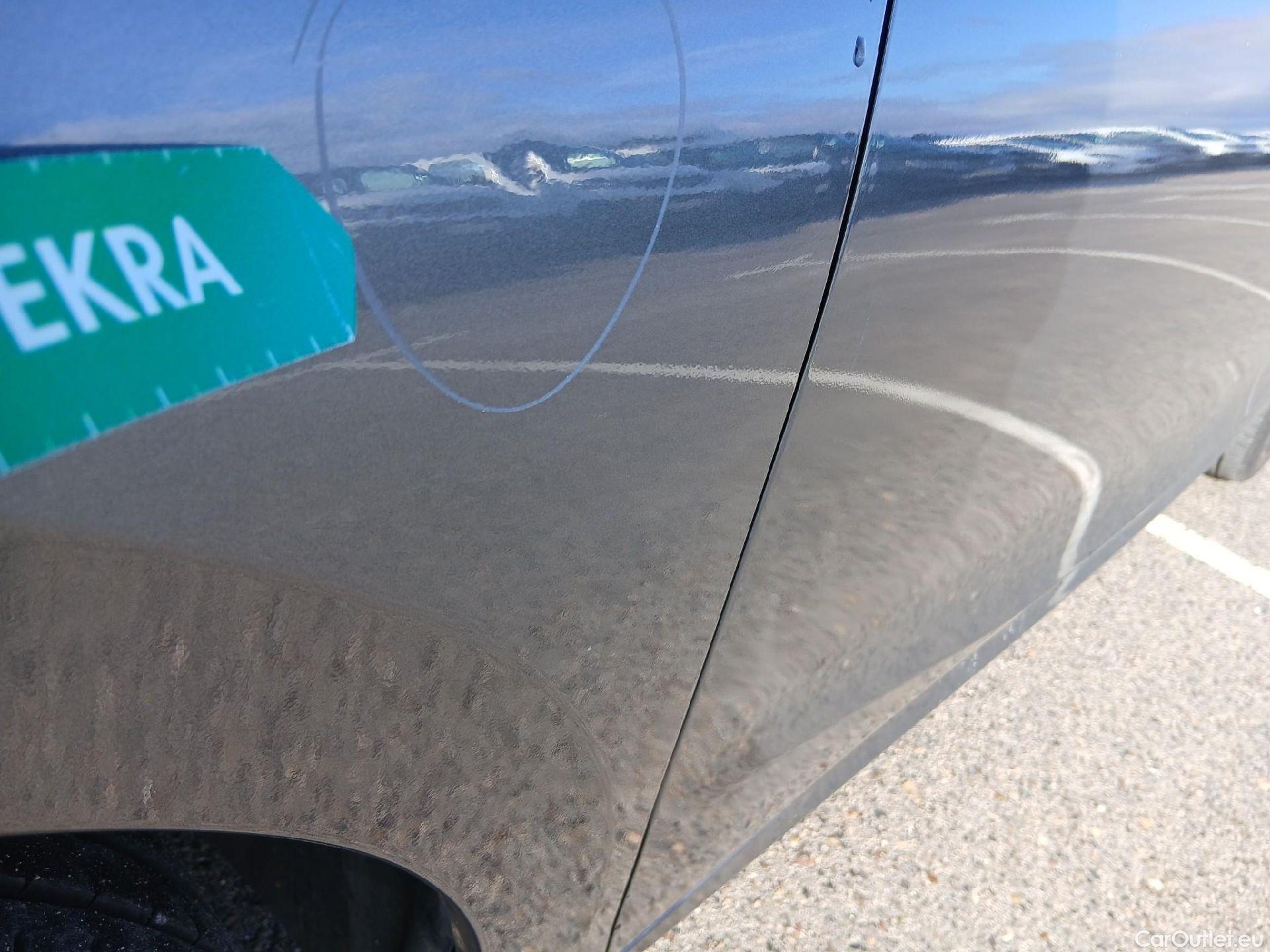  Skoda  Fabia SKODA  / 2021 / 5P / berlina con portón 1.0 TSI 70KW (95CV) Sport #7