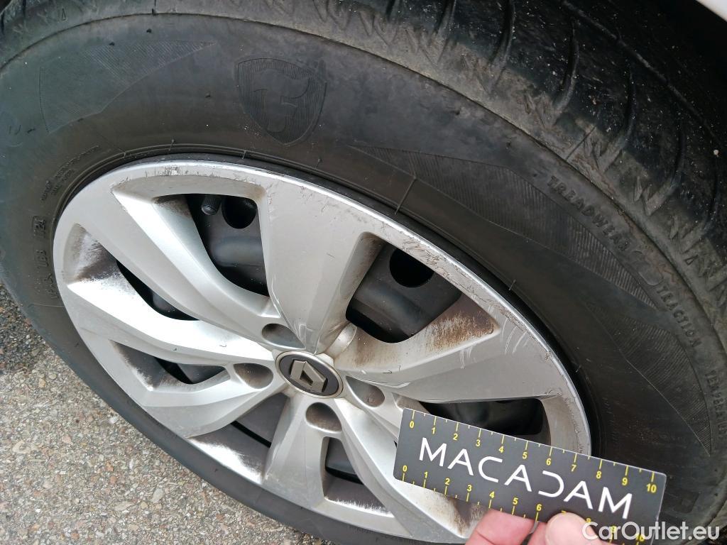  Renault  Clio RENAULT  / 2019 / 5P / berlina con portón Business Blue dCi 63 kW (85CV) #39