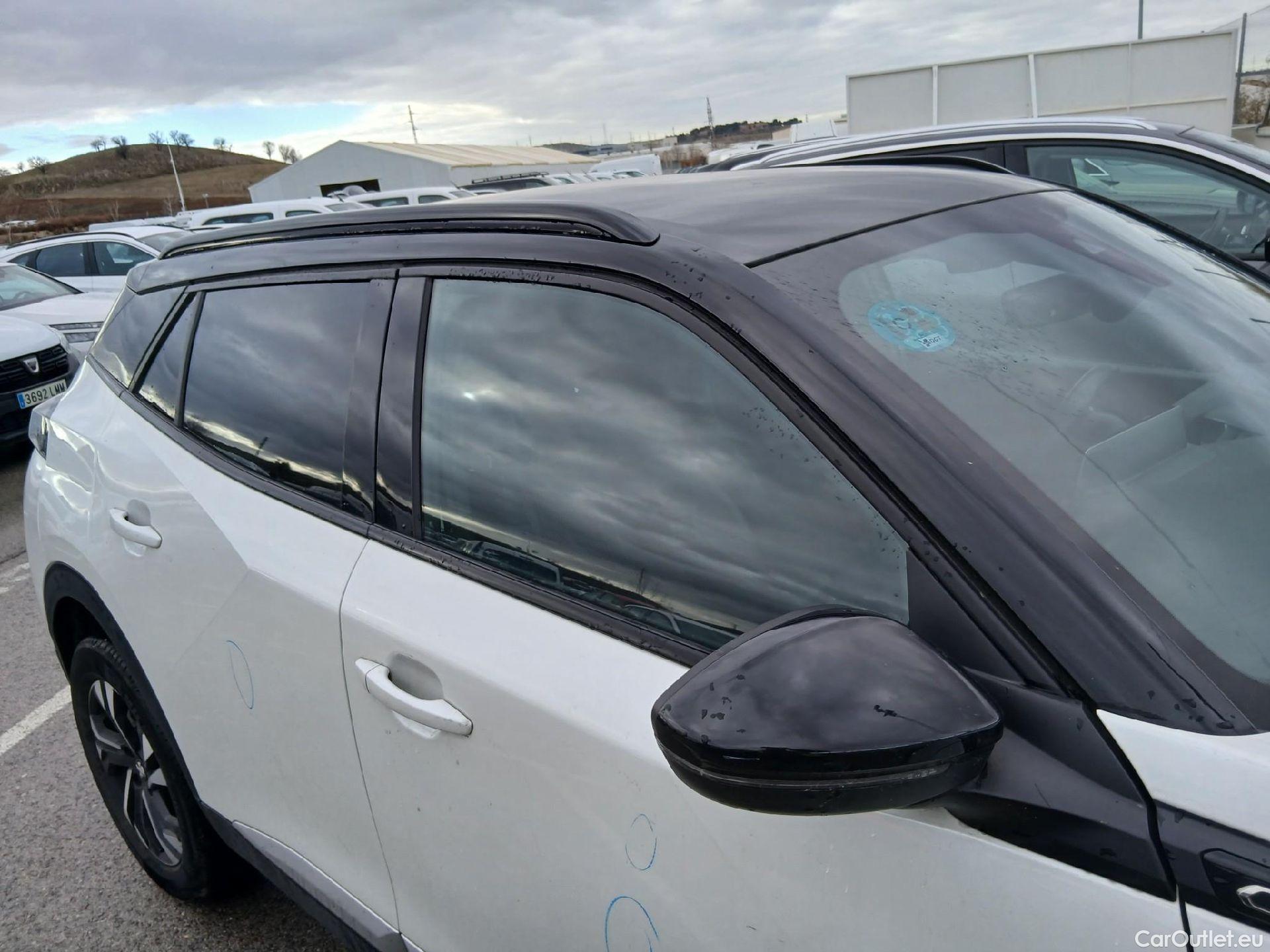  Peugeot  2008 PEUGEOT  / 2019 / 5P / todoterreno GT Line Puretech 130 S&S BVM6 #23