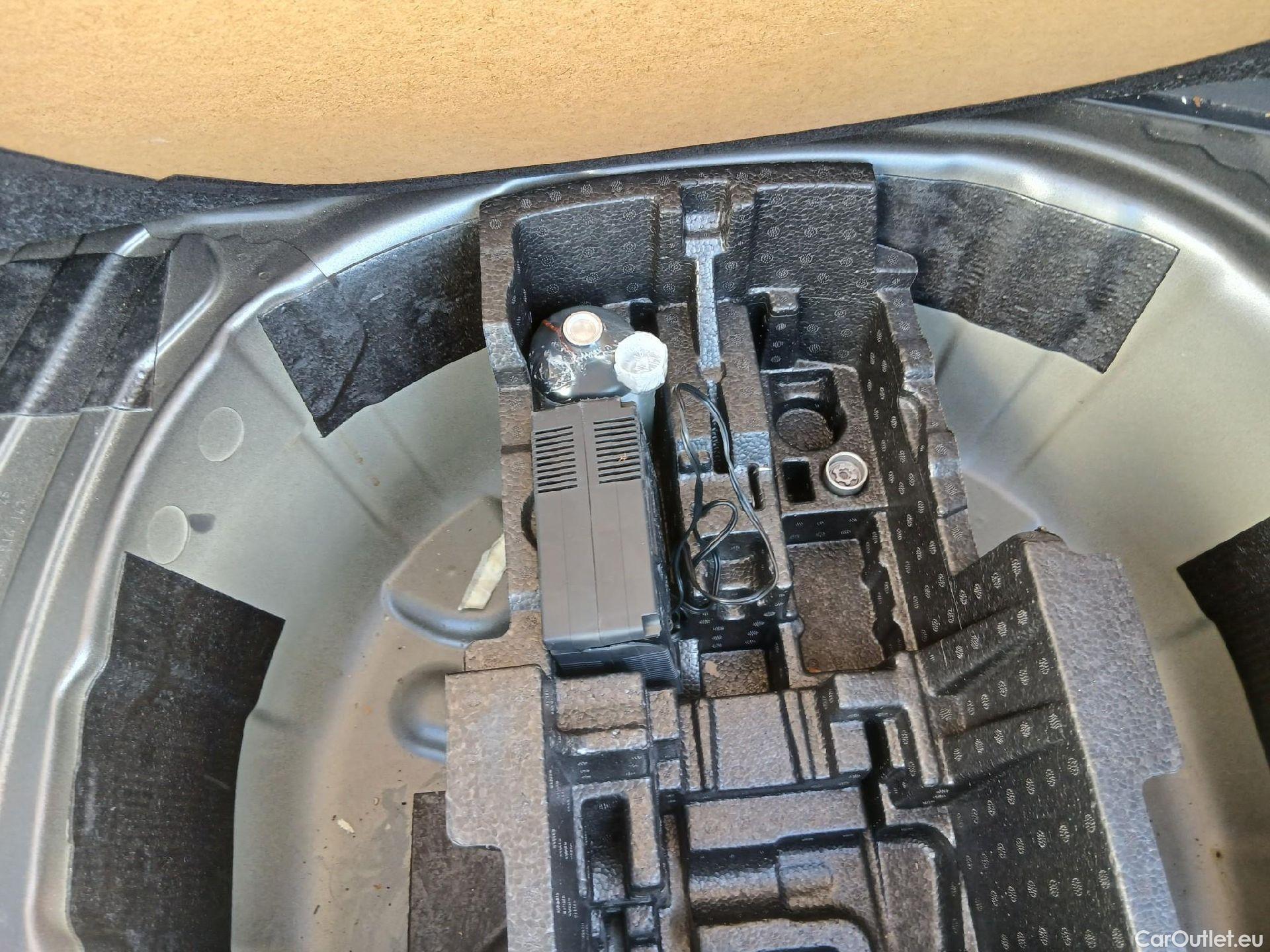  Skoda  Fabia SKODA  / 2021 / 5P / berlina con portón 1.0 TSI 70KW (95CV) Sport #1