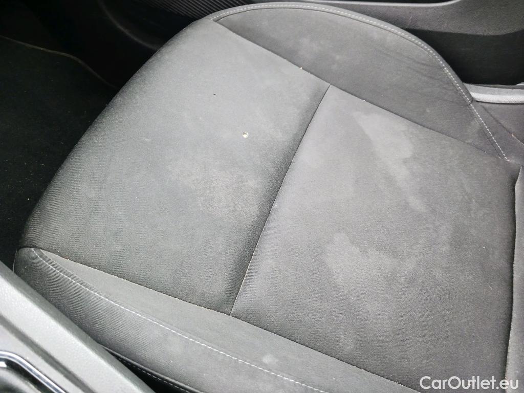  Renault  Clio RENAULT  / 2019 / 5P / berlina con portón Business Blue dCi 63 kW (85CV) #12