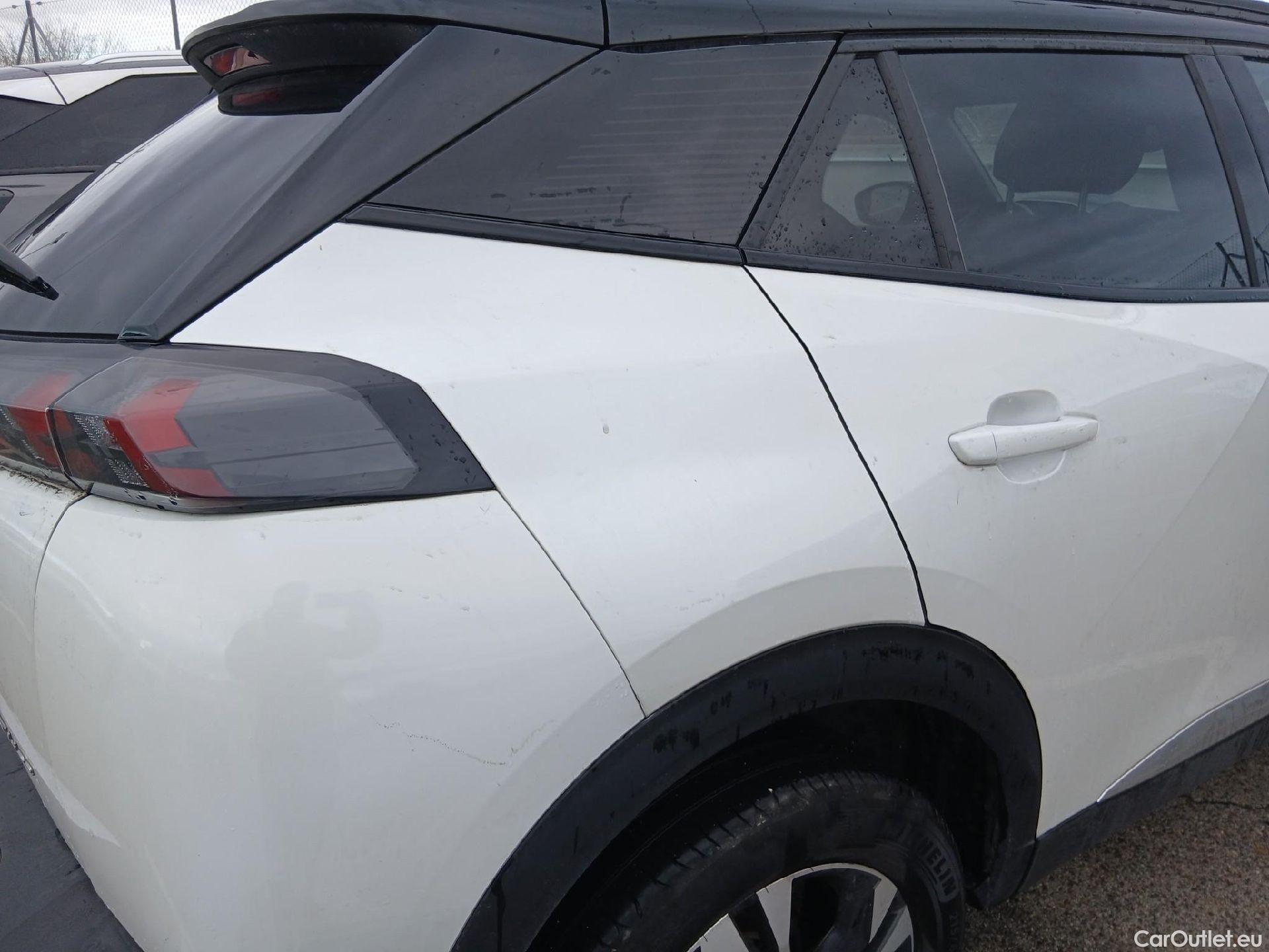  Peugeot  2008 PEUGEOT  / 2019 / 5P / todoterreno GT Line Puretech 130 S&S BVM6 #16