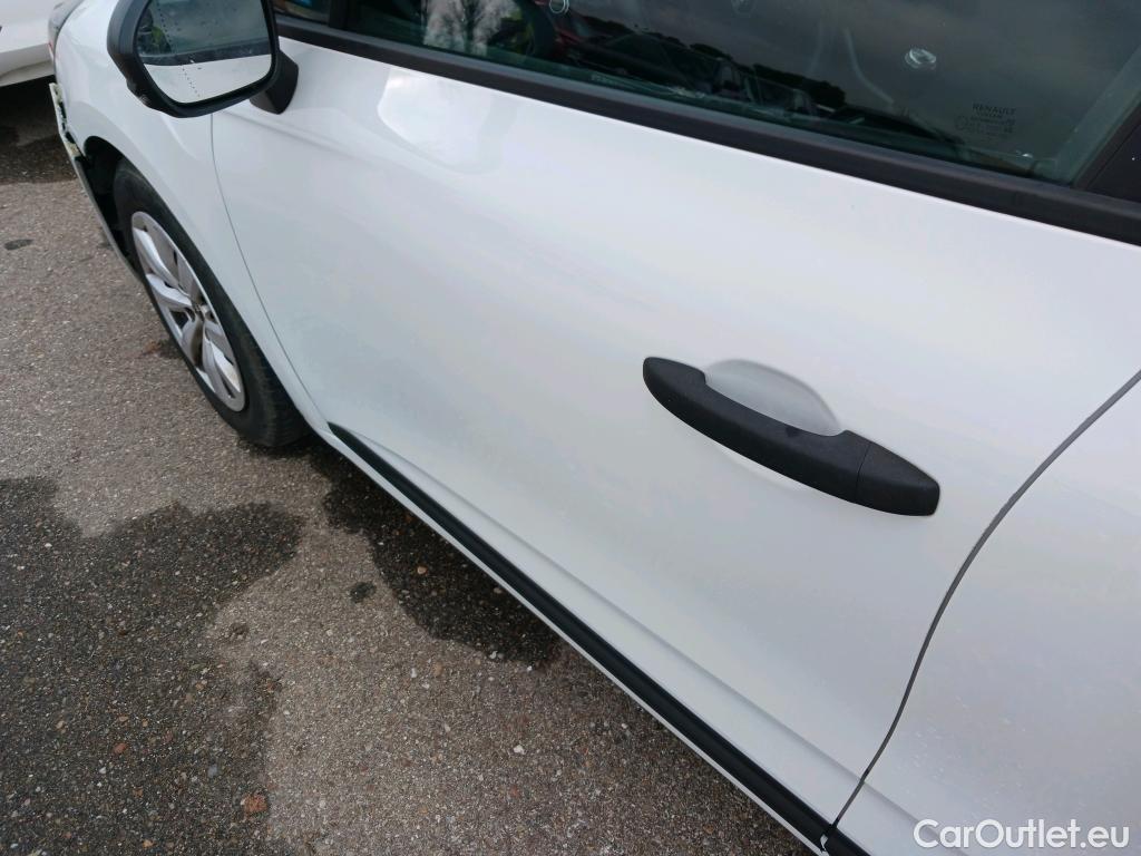  Renault  Clio RENAULT  / 2019 / 5P / berlina con portón Business Blue dCi 63 kW (85CV) #24