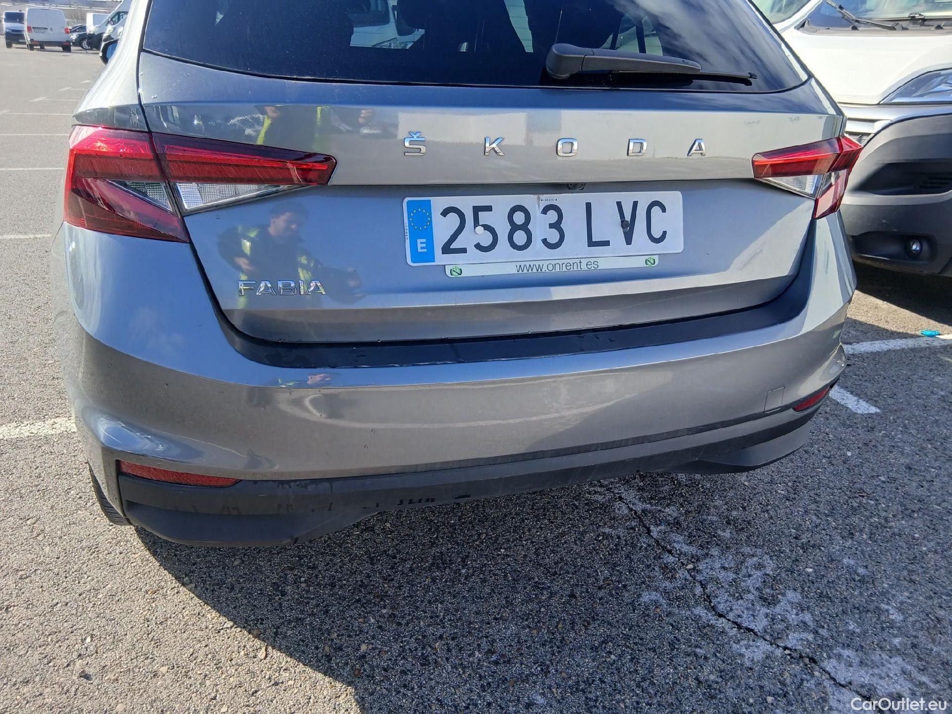  Skoda  Fabia SKODA  / 2021 / 5P / berlina con portón 1.0 TSI 70KW (95CV) Sport #29