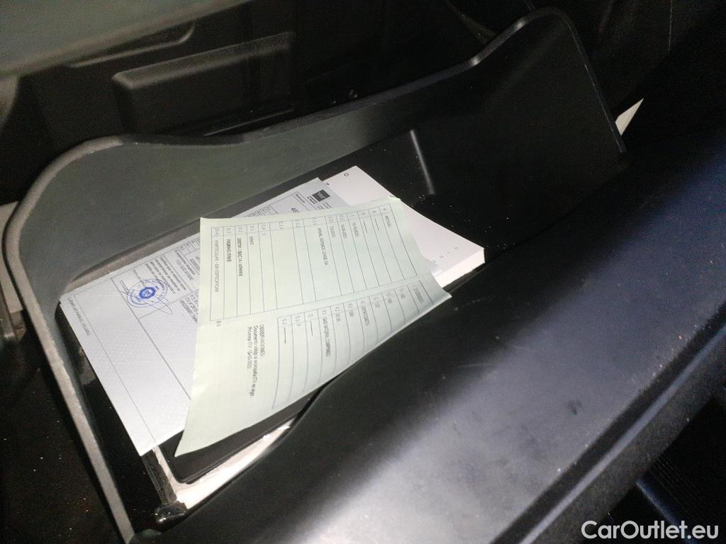  Fiat  Fiorino FIAT  / 2016 / 3P / furgón derivado de turismo Cargo Base 1.4 Natural Power 51kW (70CV) #31