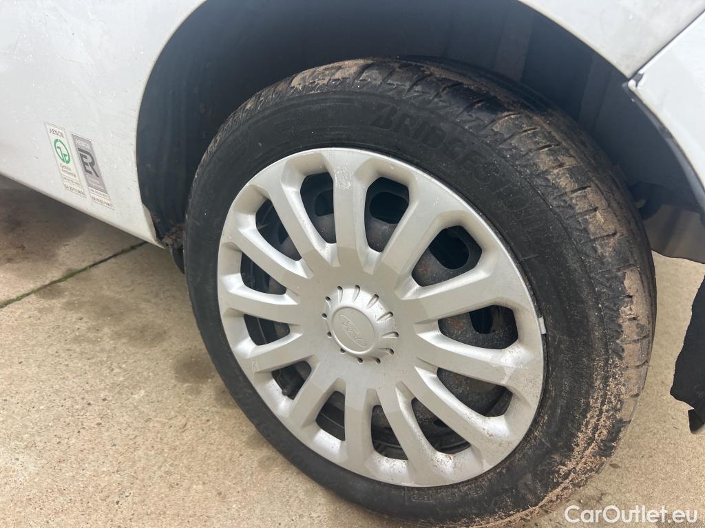  Ford  Fiesta FORD  Van / 2012 / 3P / berlina comercial 1.5 TDCi 55kW (75CV) #32