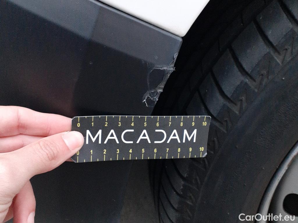  Fiat  Fiorino FIAT  / 2016 / 3P / furgón derivado de turismo Cargo Base 1.4 Natural Power 51kW (70CV) #27