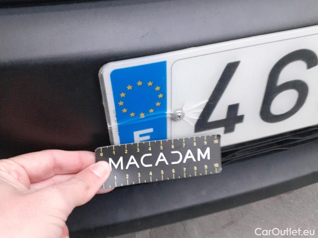  Fiat  Fiorino FIAT  / 2016 / 3P / furgón derivado de turismo Cargo Base 1.4 Natural Power 51kW (70CV) #33