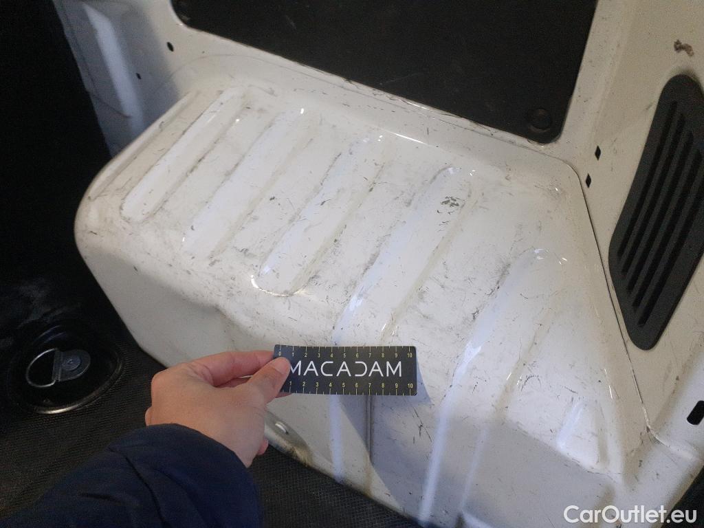  Fiat  Fiorino FIAT  / 2016 / 3P / furgón derivado de turismo Cargo Base 1.4 Natural Power 51kW (70CV) #19