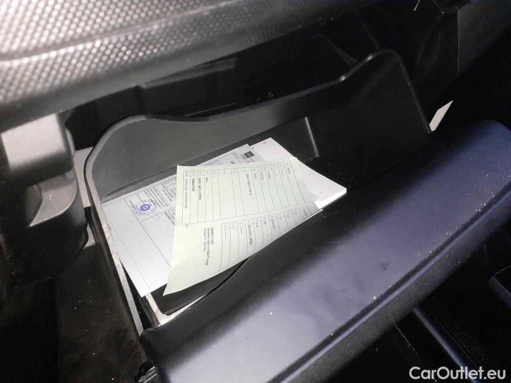  Fiat  Fiorino FIAT  / 2016 / 3P / furgón derivado de turismo Cargo Base 1.4 Natural Power 51kW (70CV) #30