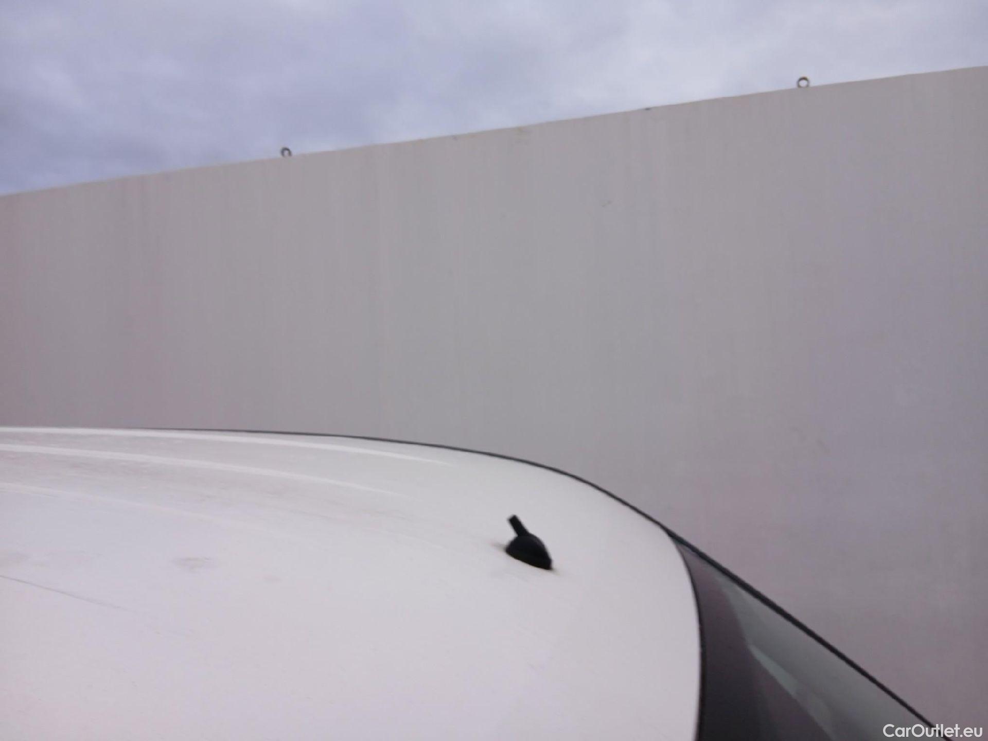  Fiat  Doblo FIAT Doblò Cargo/2015/4P/furgón derivado de turismo Cargo SX 1.3 Mjet 70 kW (95 CV) #37