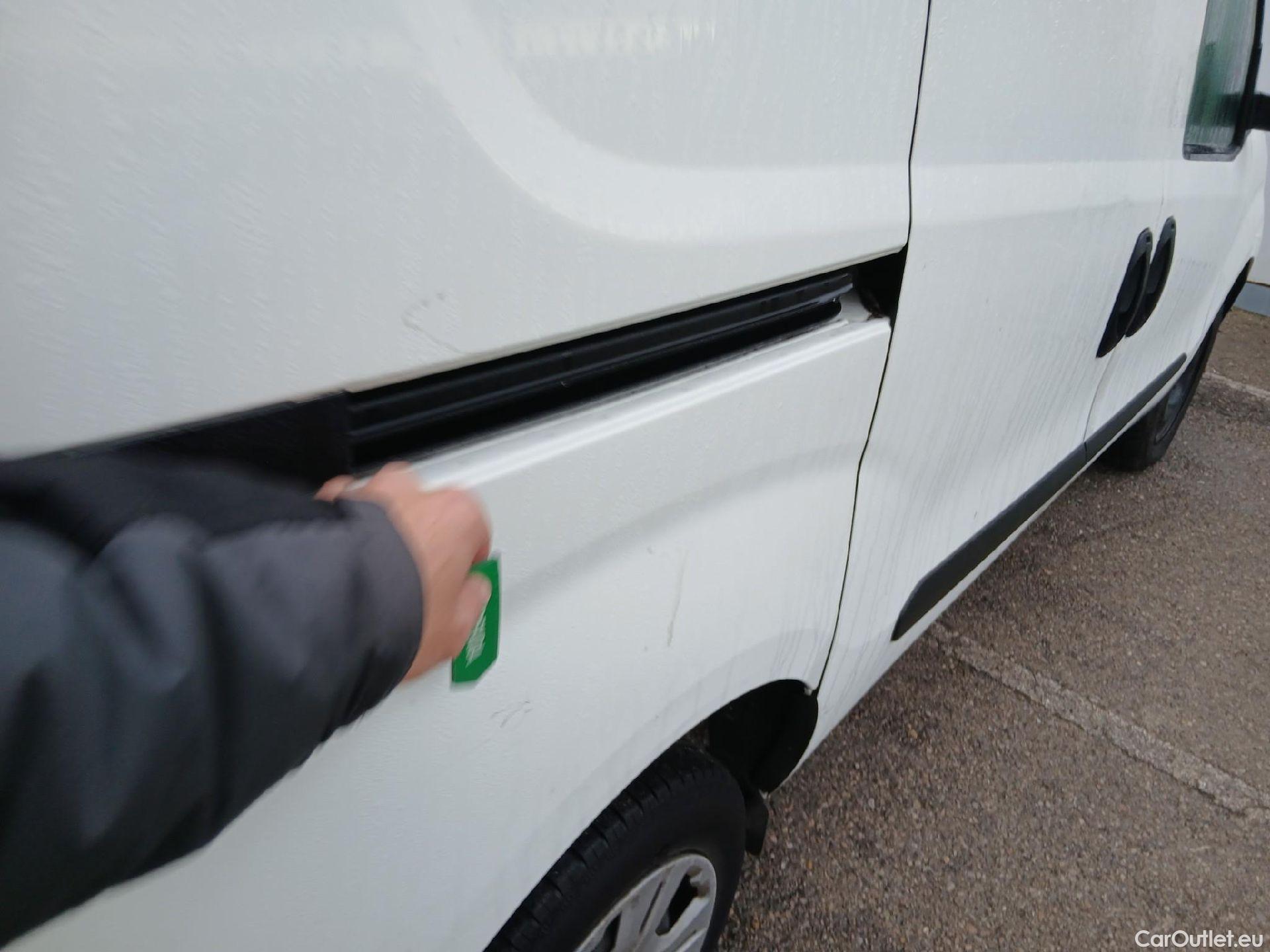  Fiat  Doblo FIAT Doblò Cargo/2015/4P/furgón derivado de turismo Cargo SX 1.3 Mjet 70 kW (95 CV) #23