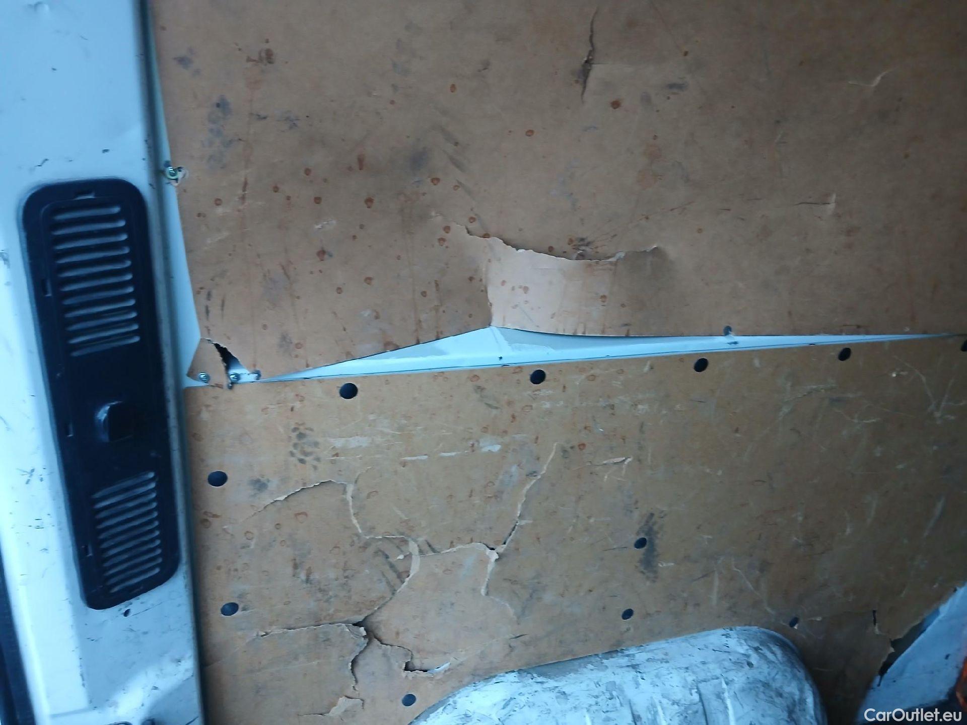  Nissan  NV400 NISSAN  / 2011 / 4P / furgón L2H2 3,5T 2.3dCi 99kW FWD Optima #16