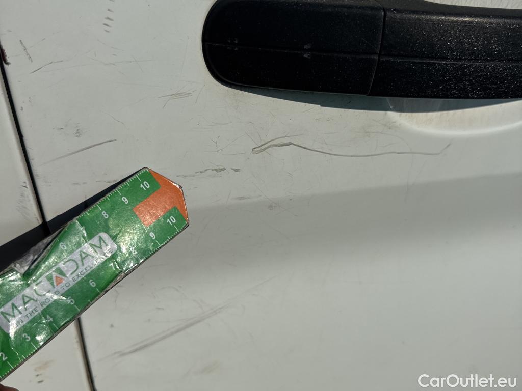  Ford  Transit FORD  VU 4p 6G furgón 350 96kW L3H2 Van Trend Delantera #36