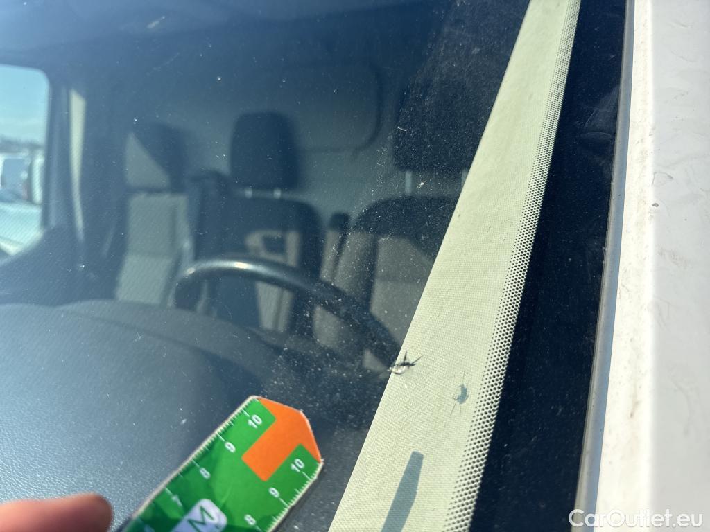  Ford  Transit FORD  VU 4p 6G furgón 350 96kW L3H2 Van Trend Delantera #2