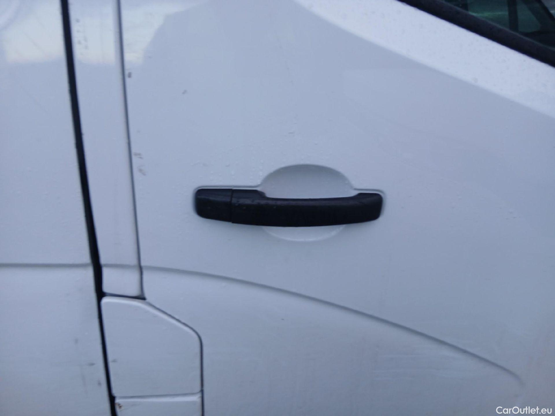  Nissan  NV400 NISSAN  / 2011 / 4P / furgón L2H2 3,5T 2.3dCi 99kW FWD Optima #71