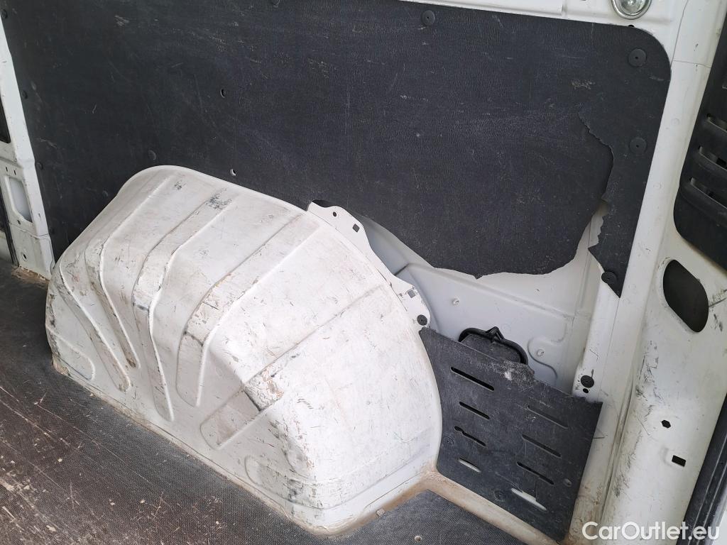  Peugeot  Boxer PEUGEOT  / 2014 / 4P / furgón 335 L2 H2 BHDI 103kW (140CV) S&S 6 V. M (CX) #20