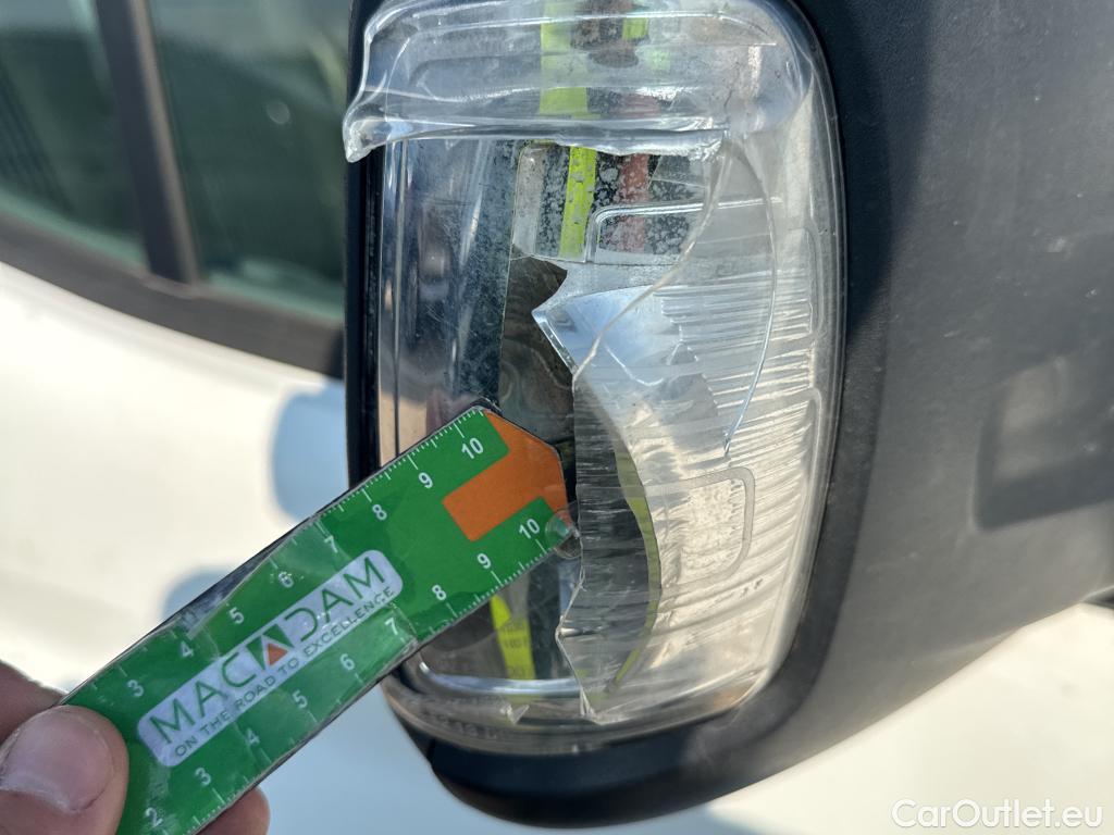  Ford  Transit FORD  VU 4p 6G furgón 350 96kW L3H2 Van Trend Delantera #71