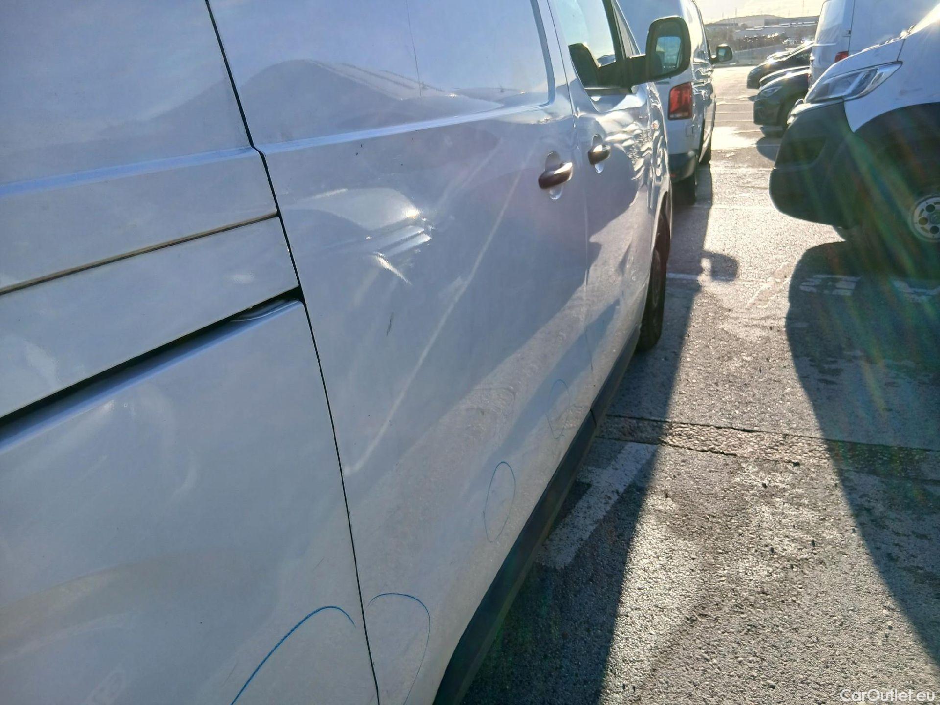  Opel  Vivaro OPEL  / 2019 / 4P / furgón 1.5 Diésel 74kW (100CV) M Std Express (CX) #48