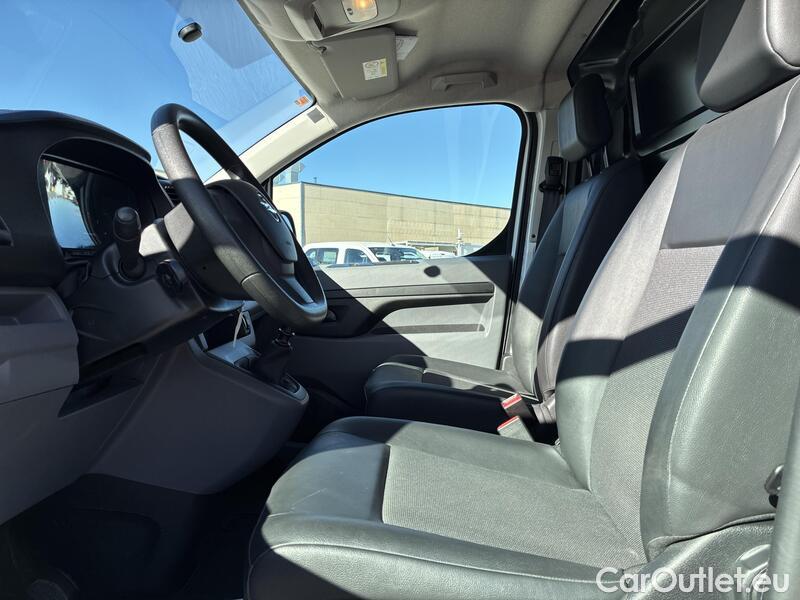  Opel  Vivaro OPEL  / 2019 / 4P / furgón 1.5 Diésel 74kW(100CV)M Std Exp #25