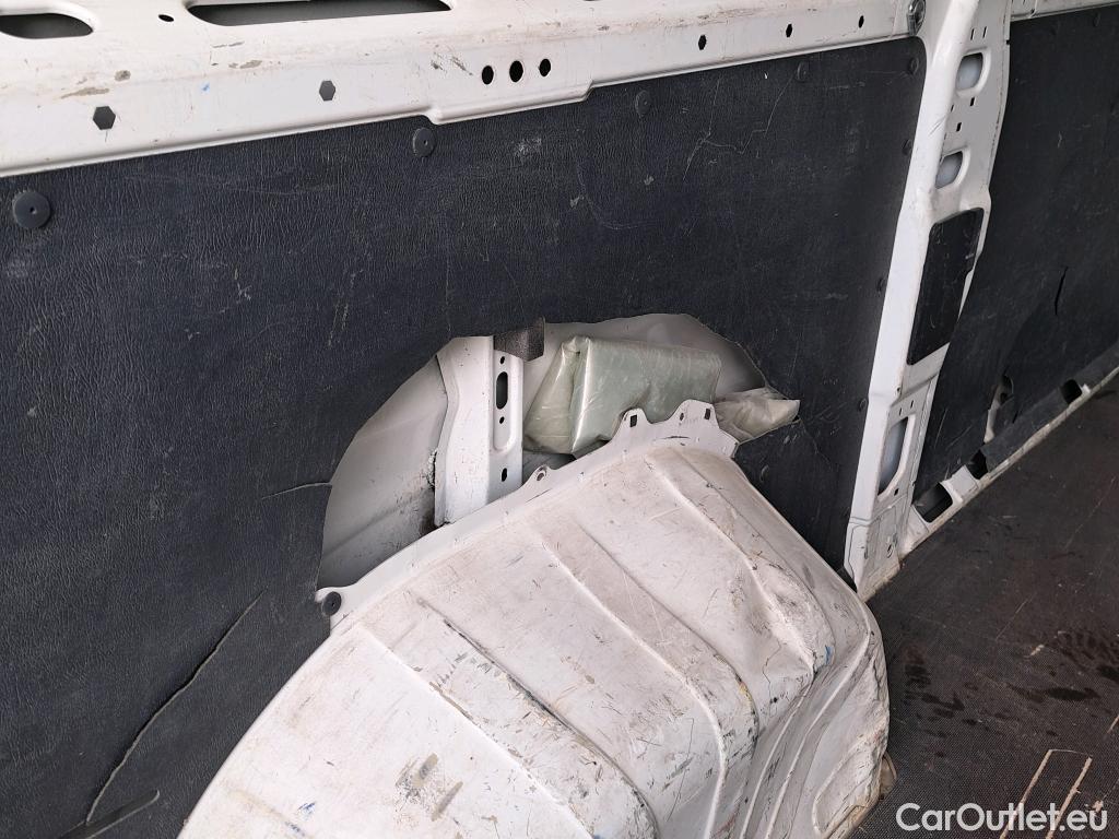  Peugeot  Boxer PEUGEOT  / 2014 / 4P / furgón 335 L2 H2 BHDI 103kW (140CV) S&S 6 V. M (CX) #19