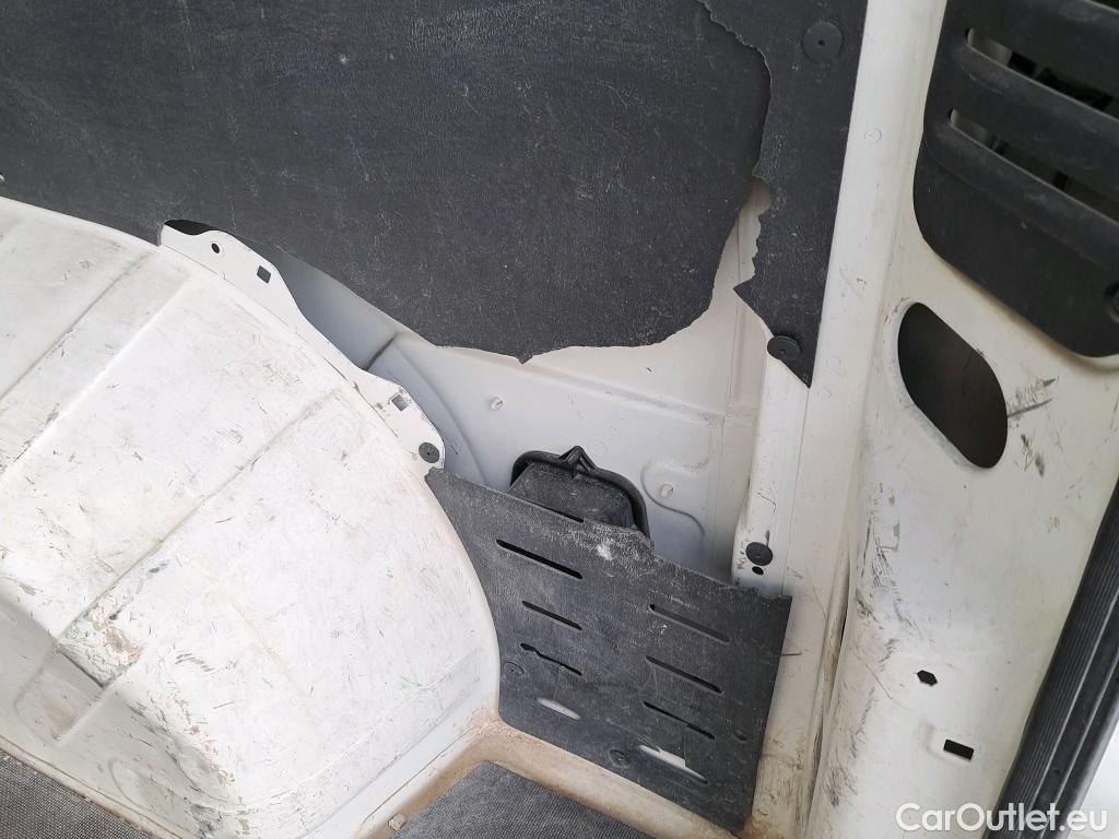  Peugeot  Boxer PEUGEOT  / 2014 / 4P / furgón 335 L2 H2 BHDI 103kW (140CV) S&S 6 V. M (CX) #21