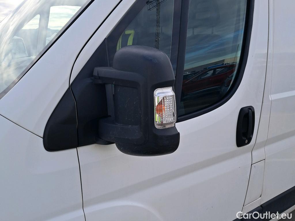  Peugeot  Boxer PEUGEOT  / 2014 / 4P / furgón 335 L2 H2 BHDI 103kW (140CV) S&S 6 V. M (CX) #3