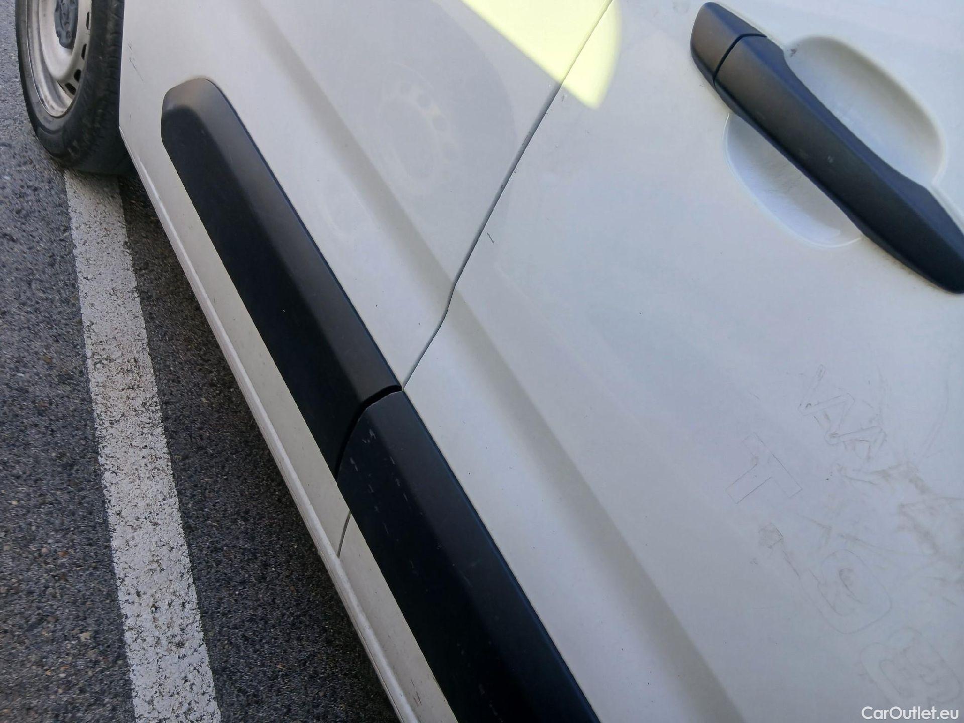  Opel  Combo  E Cargo Express 1.5 75CV MT5 E6dT #51