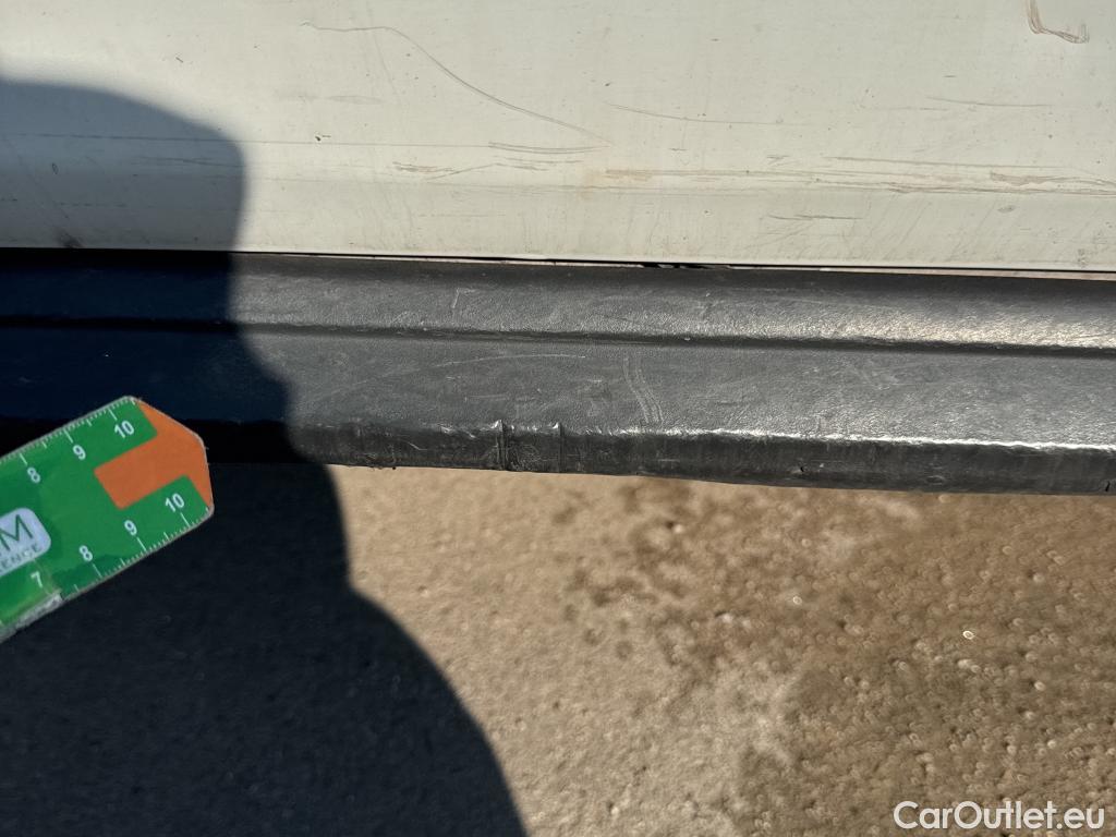  Ford  Transit FORD  VU 4p 6G furgón 350 96kW L3H2 Van Trend Delantera #34