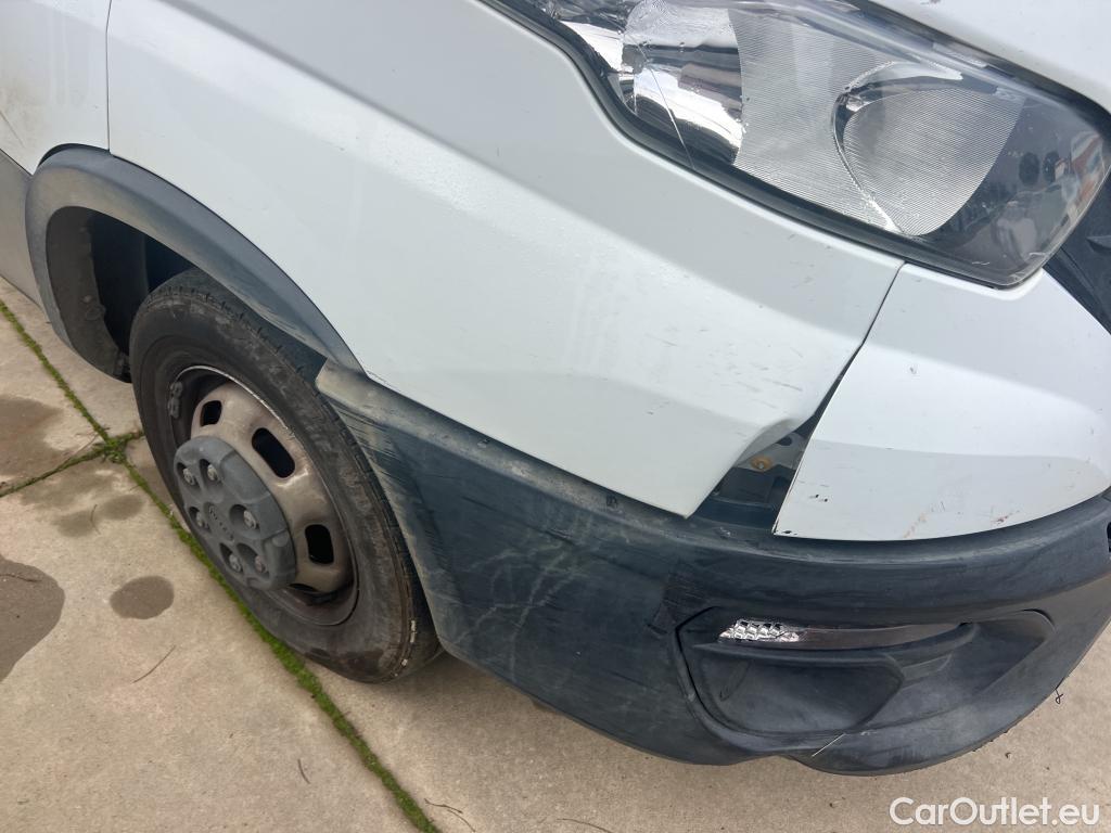  Iveco  Daily IVECO  / 2014 / 4P / chasis doble cabina 35C 14 D 3750 #23