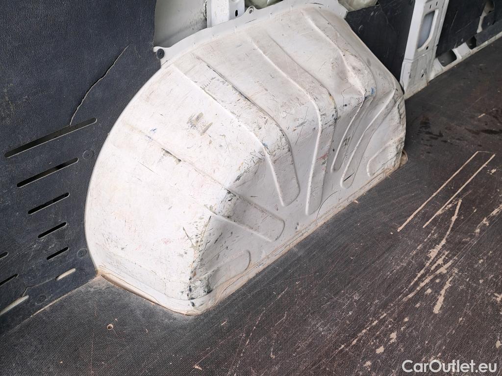  Peugeot  Boxer PEUGEOT  / 2014 / 4P / furgón 335 L2 H2 BHDI 103kW (140CV) S&S 6 V. M (CX) #15