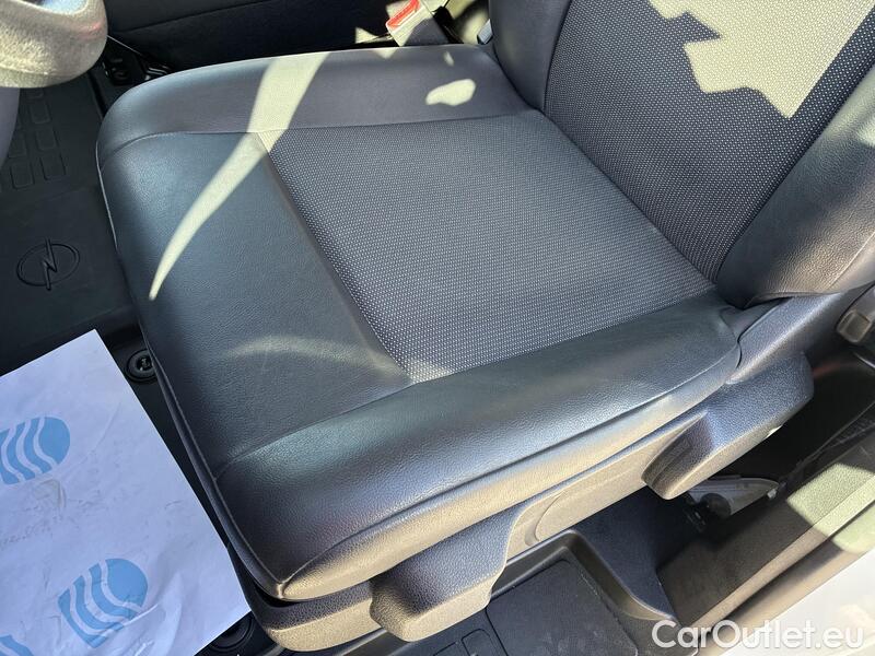  Opel  Vivaro OPEL  / 2019 / 4P / furgón 1.5 Diésel 74kW(100CV)M Std Exp #26