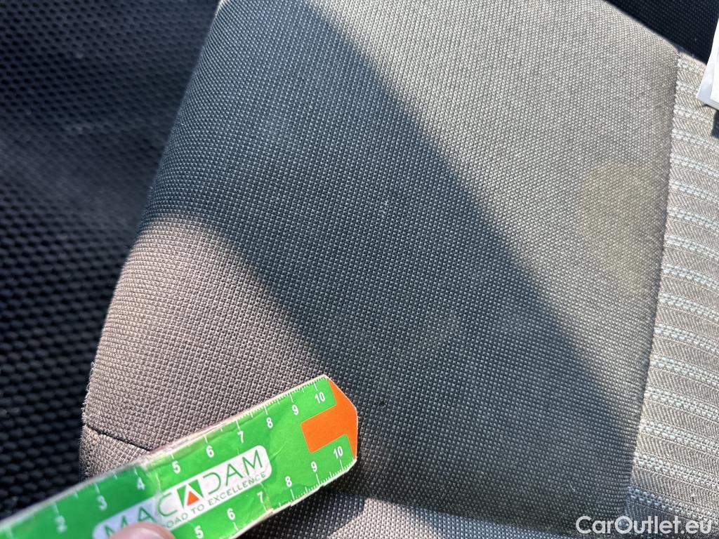  Ford  Transit FORD  VU 4p 6G furgón 350 96kW L3H2 Van Trend Delantera #49