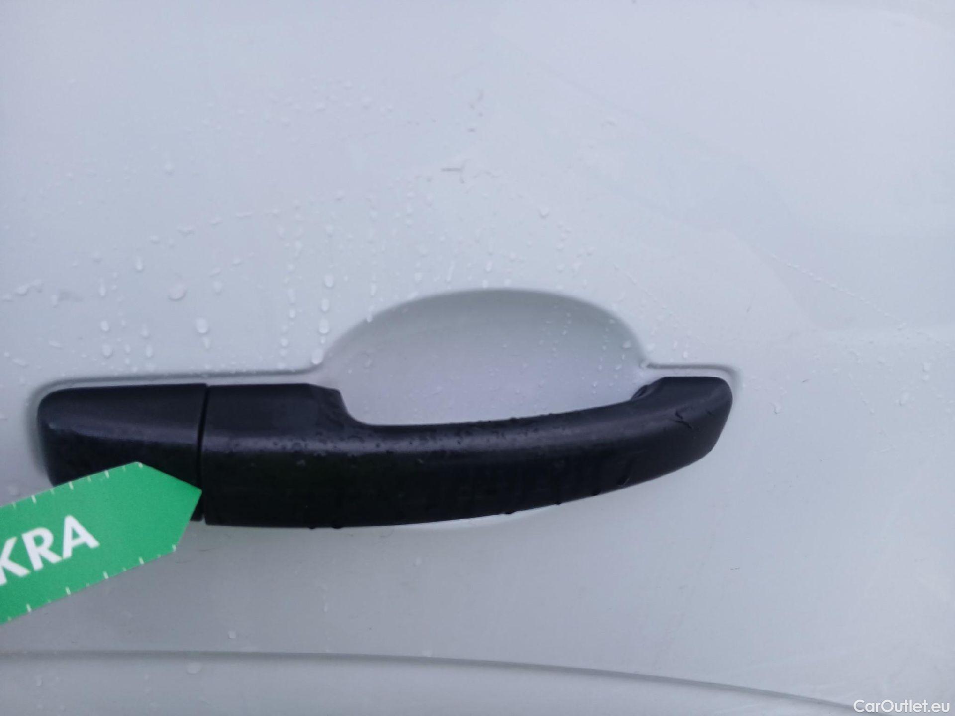  Nissan  NV400 NISSAN  / 2011 / 4P / furgón L2H2 3,5T 2.3dCi 99kW FWD Optima #72