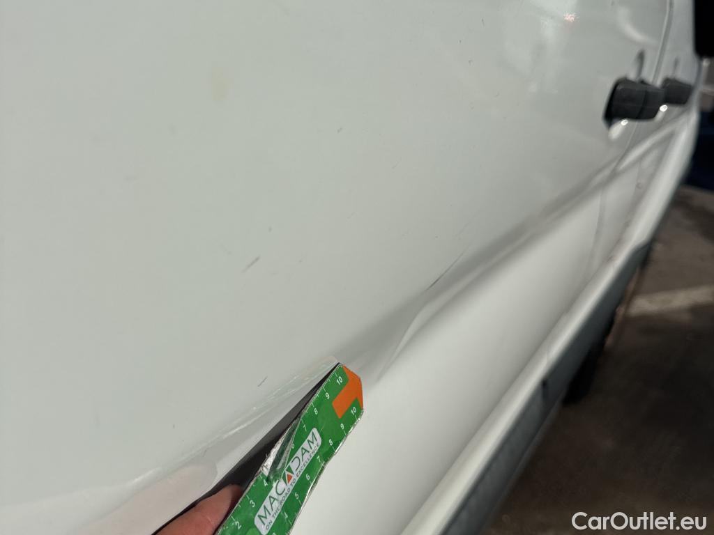  Ford  Transit FORD  VU 4p 6G furgón 350 96kW L3H2 Van Trend Delantera #15