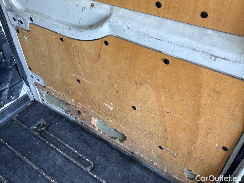  Ford  Transit FORD  VU 4p 6G furgón 350 96kW L3H2 Van Trend Delantera #24