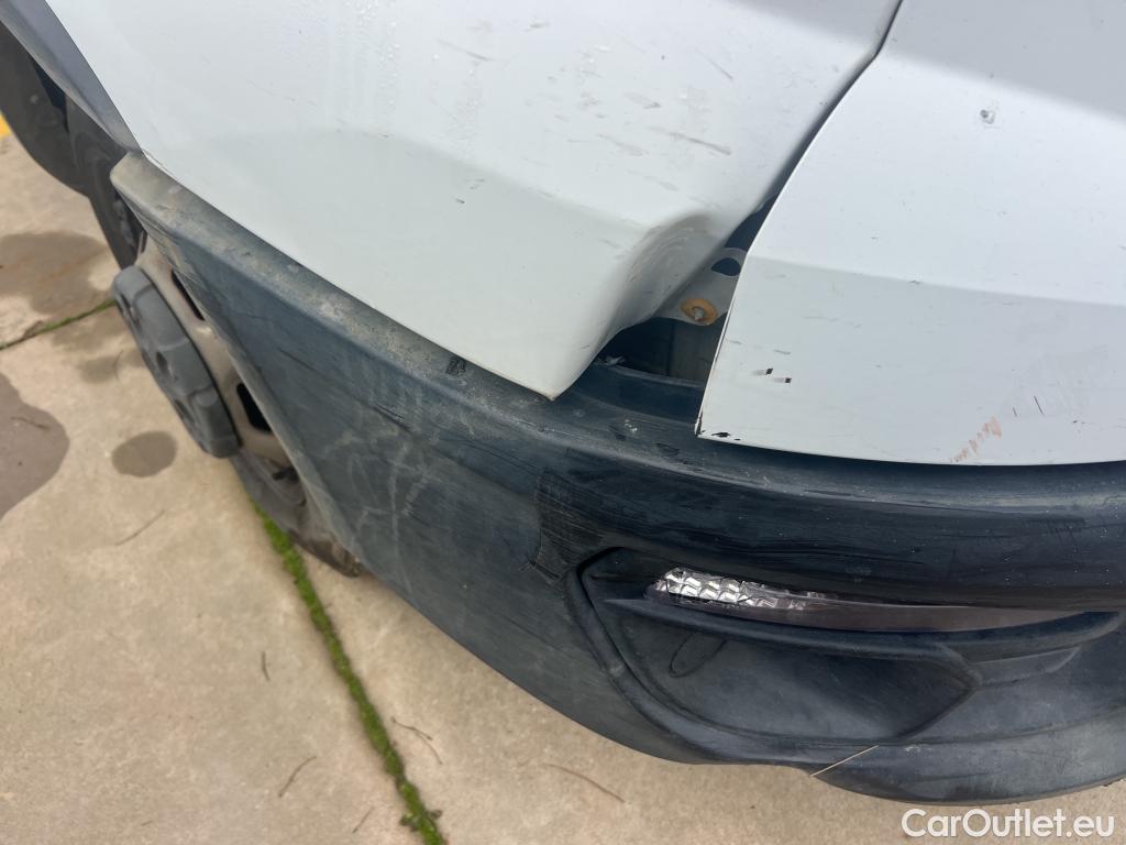  Iveco  Daily IVECO  / 2014 / 4P / chasis doble cabina 35C 14 D 3750 #24