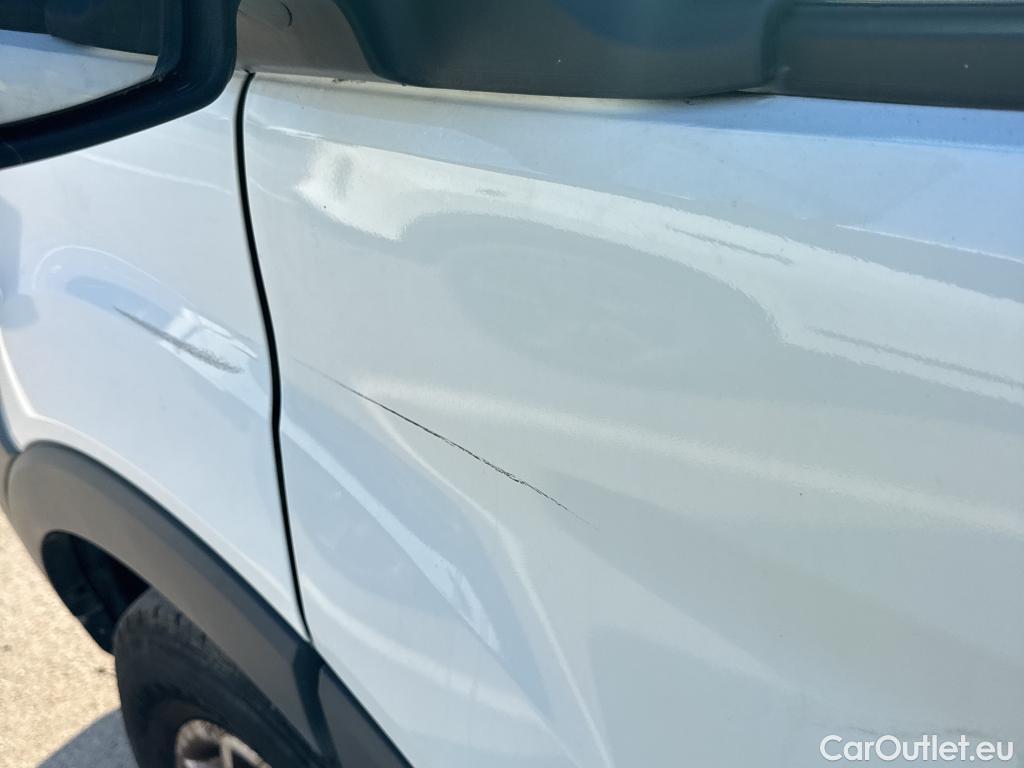  Ford  Transit FORD  VU 4p 6G furgón 350 96kW L3H2 Van Trend Delantera #40