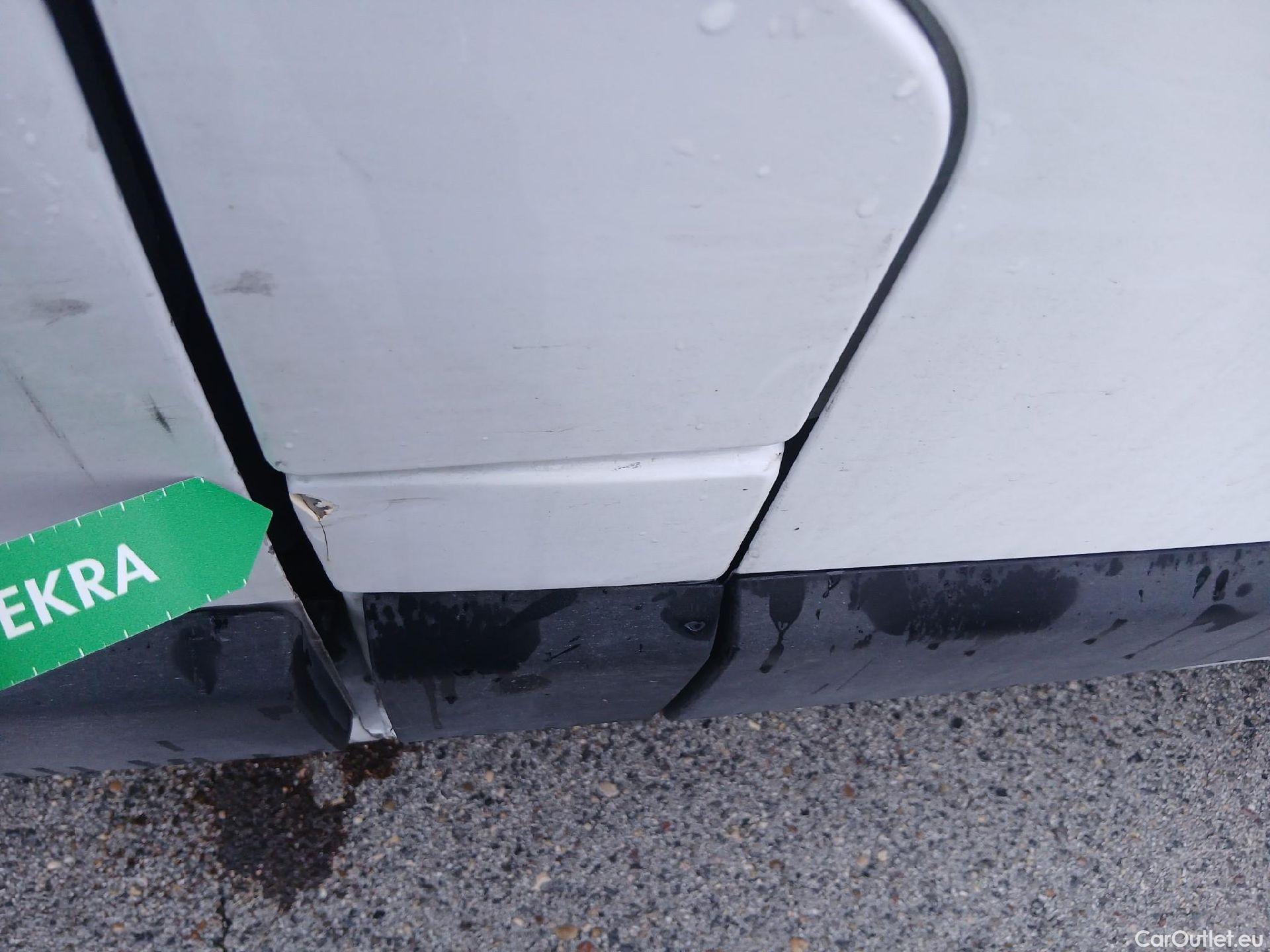  Nissan  NV400 NISSAN  / 2011 / 4P / furgón L2H2 3,5T 2.3dCi 99kW FWD Optima #69