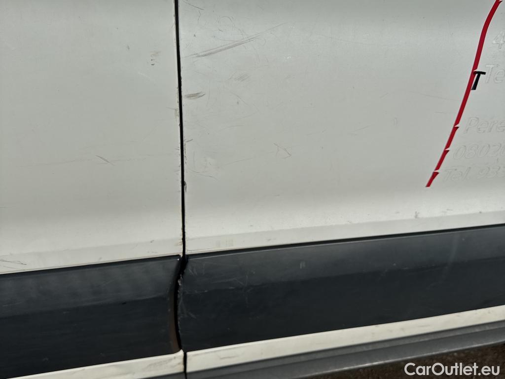  Ford  Transit FORD  VU 4p 6G furgón 350 96kW L3H2 Van Trend Delantera #76