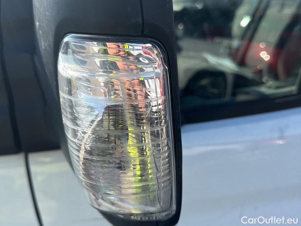  Ford  Transit FORD  VU 4p 6G furgón 350 96kW L3H2 Van Trend Delantera #66