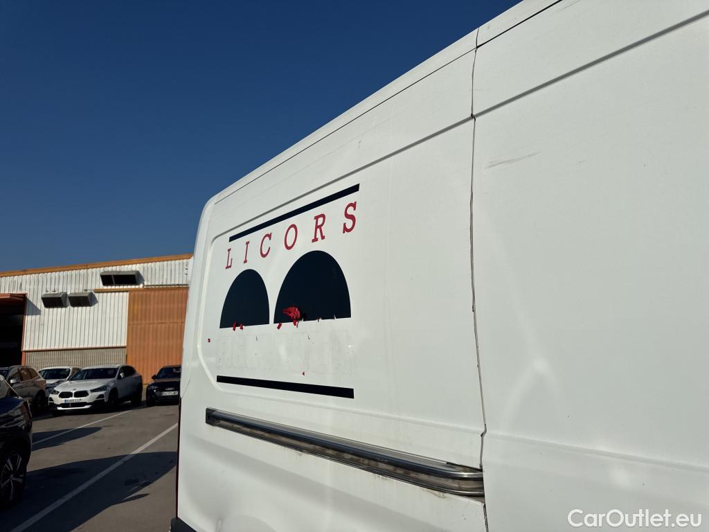  Ford  Transit FORD  VU 4p 6G furgón 350 96kW L3H2 Van Trend Delantera #30