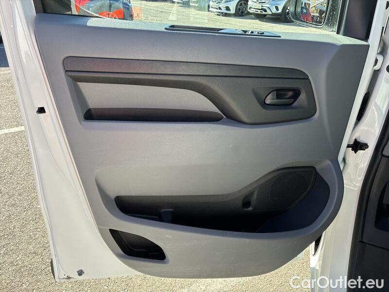  Opel  Vivaro OPEL  / 2019 / 4P / furgón 1.5 Diésel 74kW(100CV)M Std Exp #22