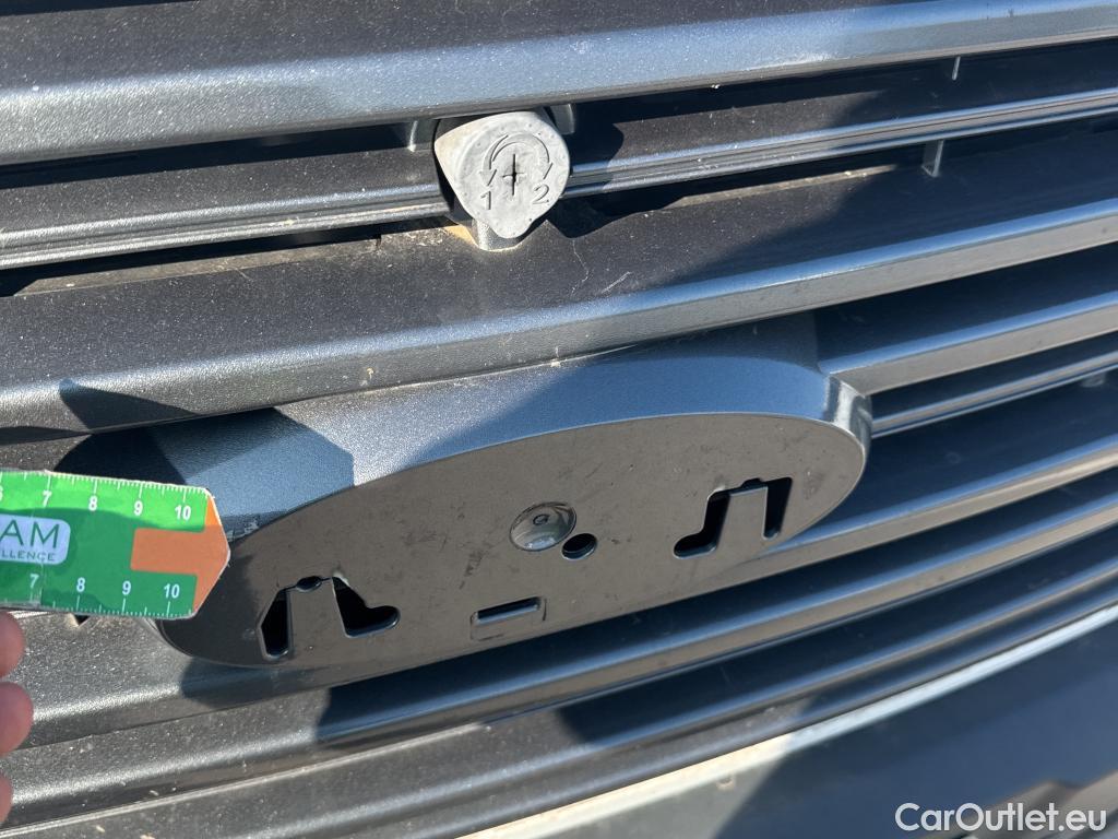  Ford  Transit FORD  VU 4p 6G furgón 350 96kW L3H2 Van Trend Delantera #53